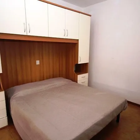 In 24942 * روسولينا ماري